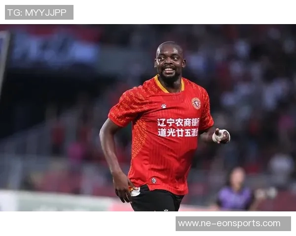 中甲联赛精彩瞬间姆本扎单刀破门助辽宁铁人领先对手 中甲联赛精彩瞬间姆本扎单刀破门助辽宁铁人领先对手