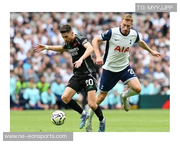 2025年英超激战正酣枪手领跑积分榜曼城紧追维拉表现抢眼 2025年英超激战正酣枪手领跑积分榜曼城紧追维拉表现抢眼