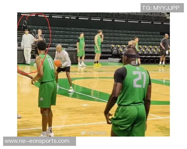 俄勒冈大学现场同曦球迷热情助威林葳标语引发关注 俄勒冈大学现场同曦球迷热情助威林葳标语引发关注