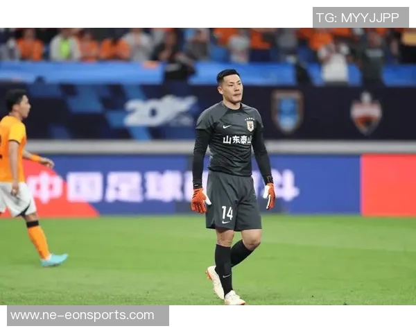 王大雷神勇扑点助队逆转裁判VAR判罚引发争议三镇点球失机 王大雷神勇扑点助队逆转裁判VAR判罚引发争议三镇点球失机