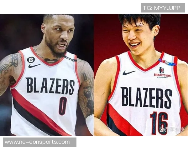 全员集结开拓者发布球队签名明信片利拉德与杨瀚森亲笔签名亮相