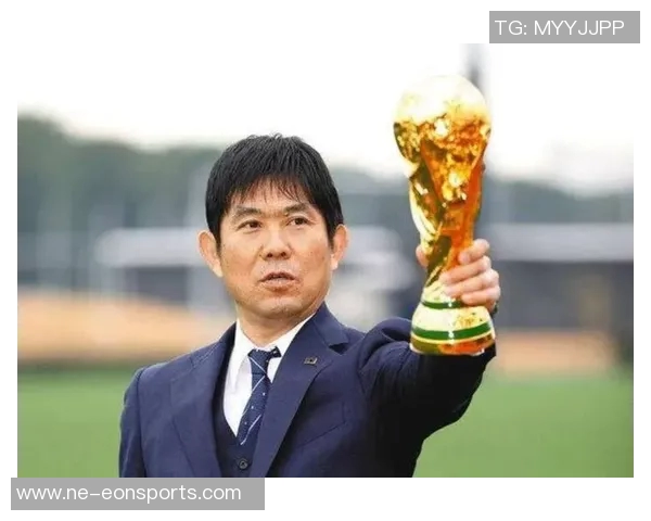 日本队3-0战胜玻利维亚球员们向执教百场的森保一献上祝福