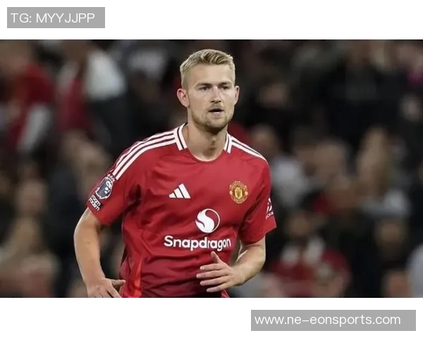 德里赫特谈防守体系适应性三中卫战术逐渐熟练掌握