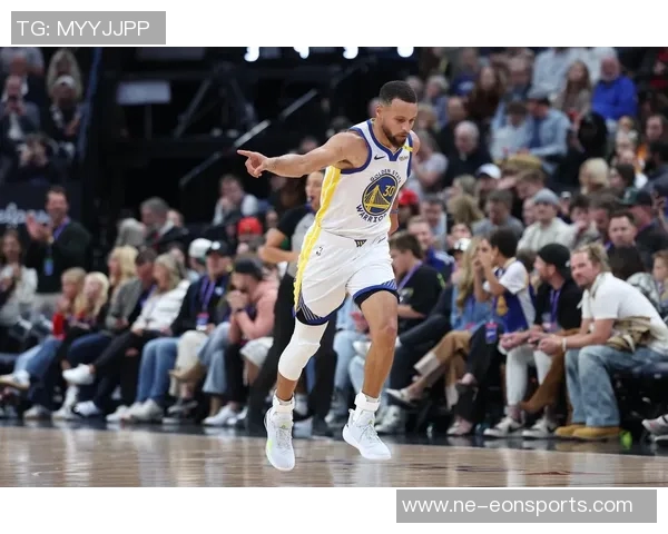 库里谈无球掩护的重要性以提升科尔进攻体系的效率与团队配合