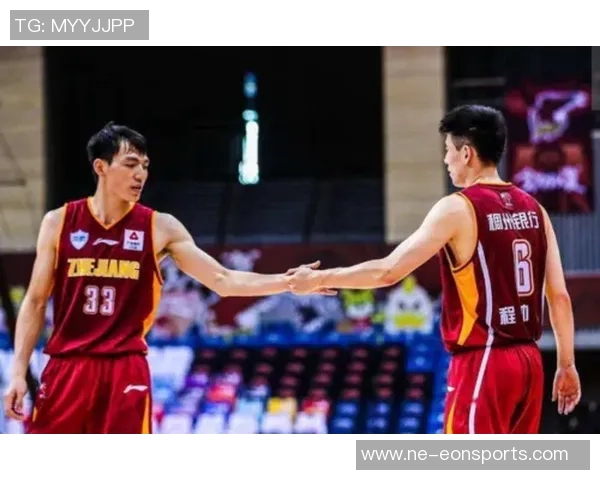 克洛尼首节火力全开7投5中轻松砍下14分1篮板1助攻表现惊艳